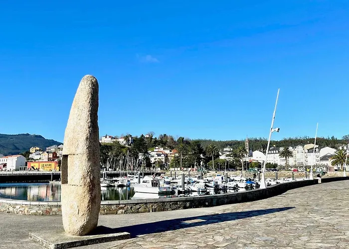 The Cliffs - Galician Blue Views * サンタマルタ・デ・オルティゲイラ