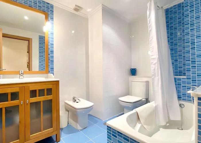 The Cliffs - Galician Blue Views * サンタマルタ・デ・オルティゲイラ