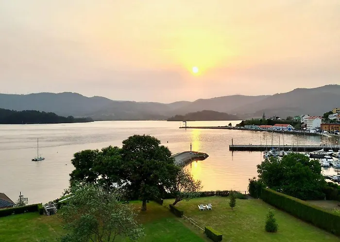 The Cliffs - Galician Blue Views サンタマルタ・デ・オルティゲイラ