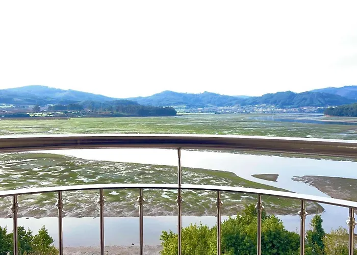 The Cliffs - Galician Blue Views * サンタマルタ・デ・オルティゲイラ