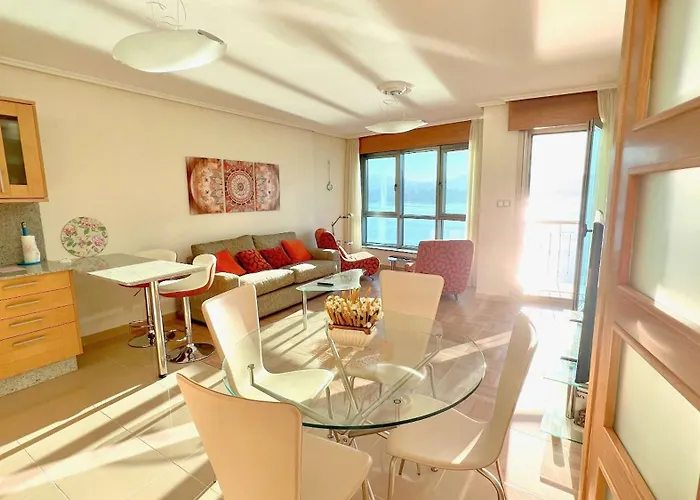 The Cliffs - Galician Blue Views * サンタマルタ・デ・オルティゲイラ